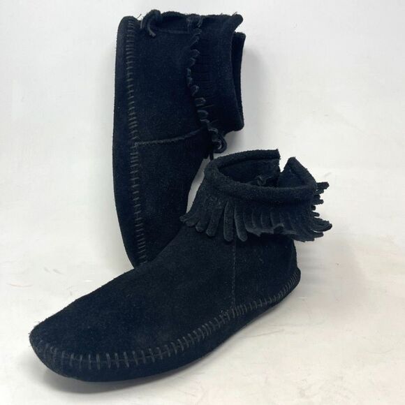 MINNETONKA WOMEN'S Black FRINGE SUEDE BOOTS Booties Size 7 - Zip Back Moccasin - Picture 1 of 9